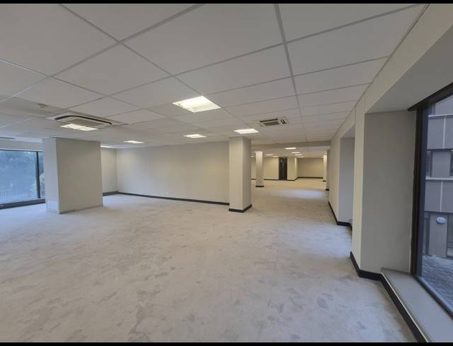 10,807M² OFFICE TO LET IN PARKTOWN